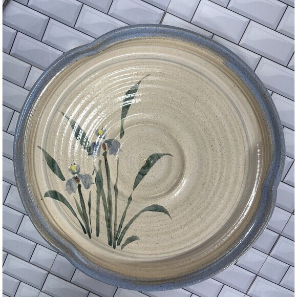The Potters Gallery Pie Plate By Sue Taylor W/ Irises Modern Farmhouse - Picture 1 of 13